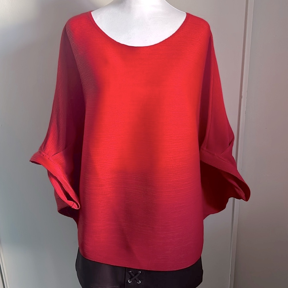 Striking Dolman Sleeve Oversized Stretch Pleated Boho Red Blouse - Picture 2 of 10